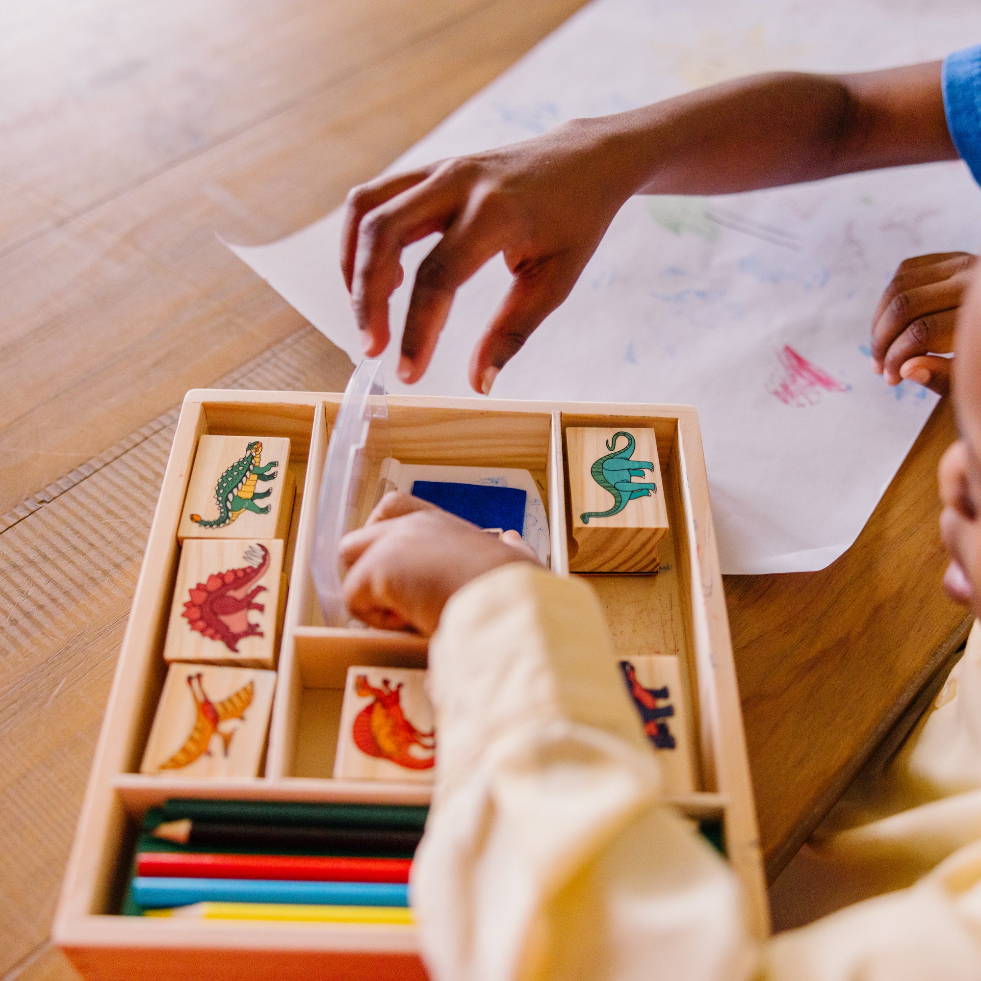 Melissa & Doug Wooden Stamp Set - Dinosaurs - Image 5