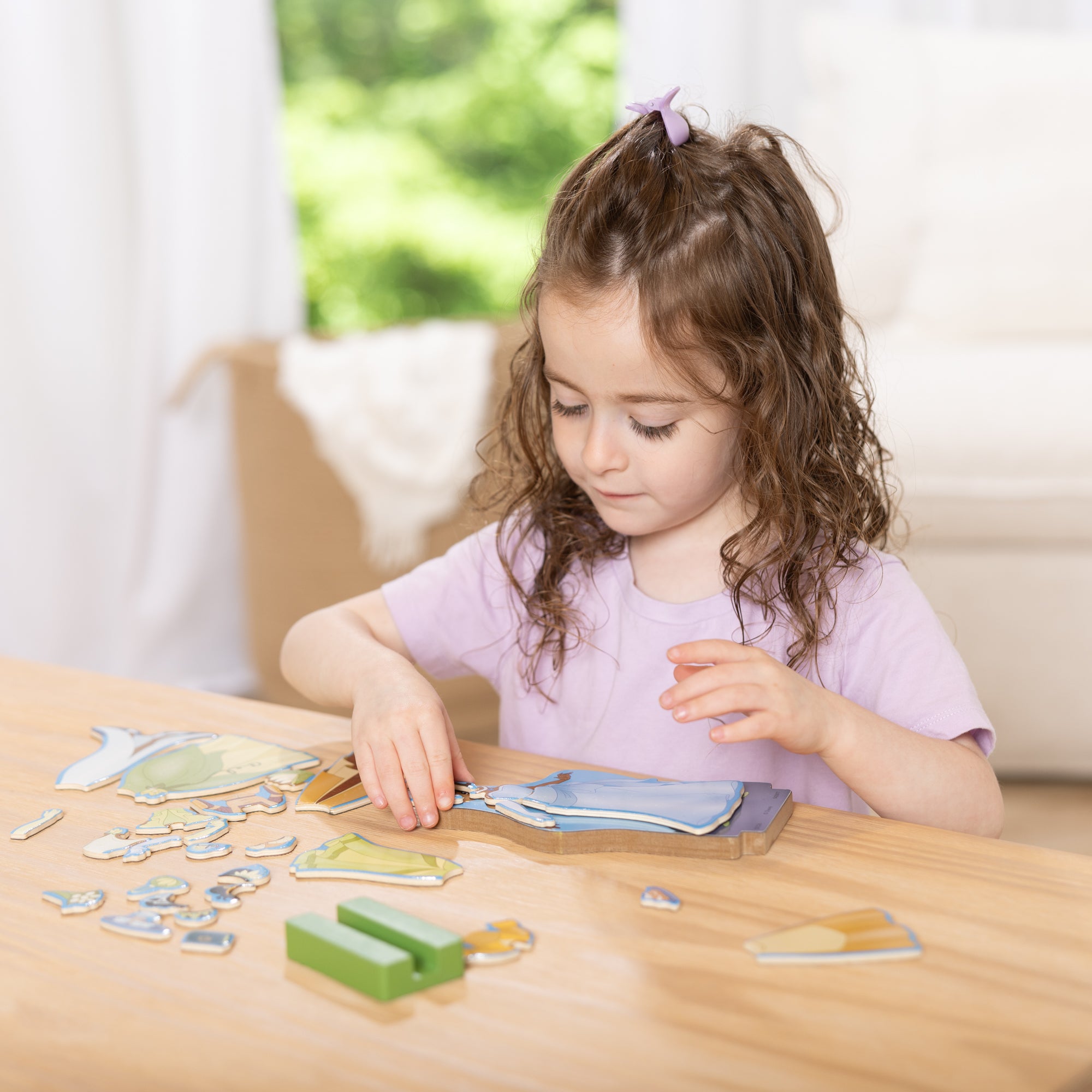 Melissa & Doug Disney Princess Tiana Wooden Magnetic Dress-Up Play Set - Image 7