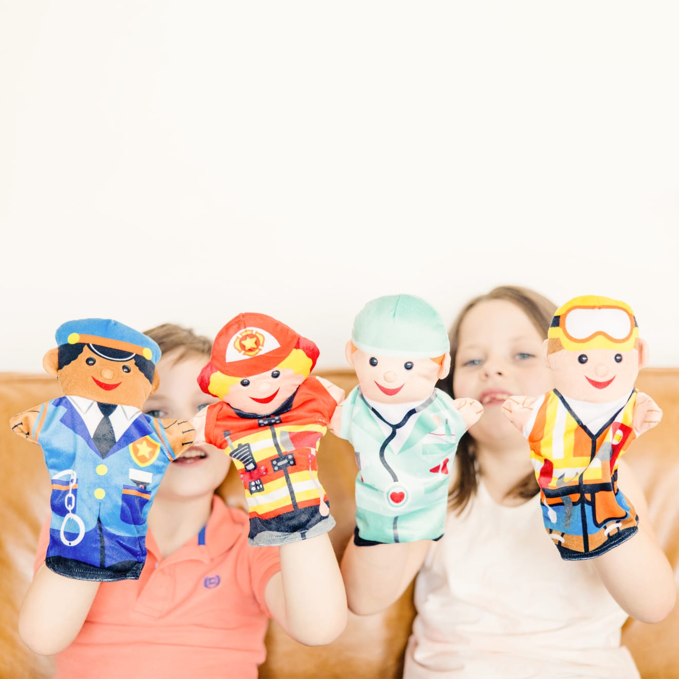 Melissa & Doug Jolly Helpers Hand Puppets - Image 2