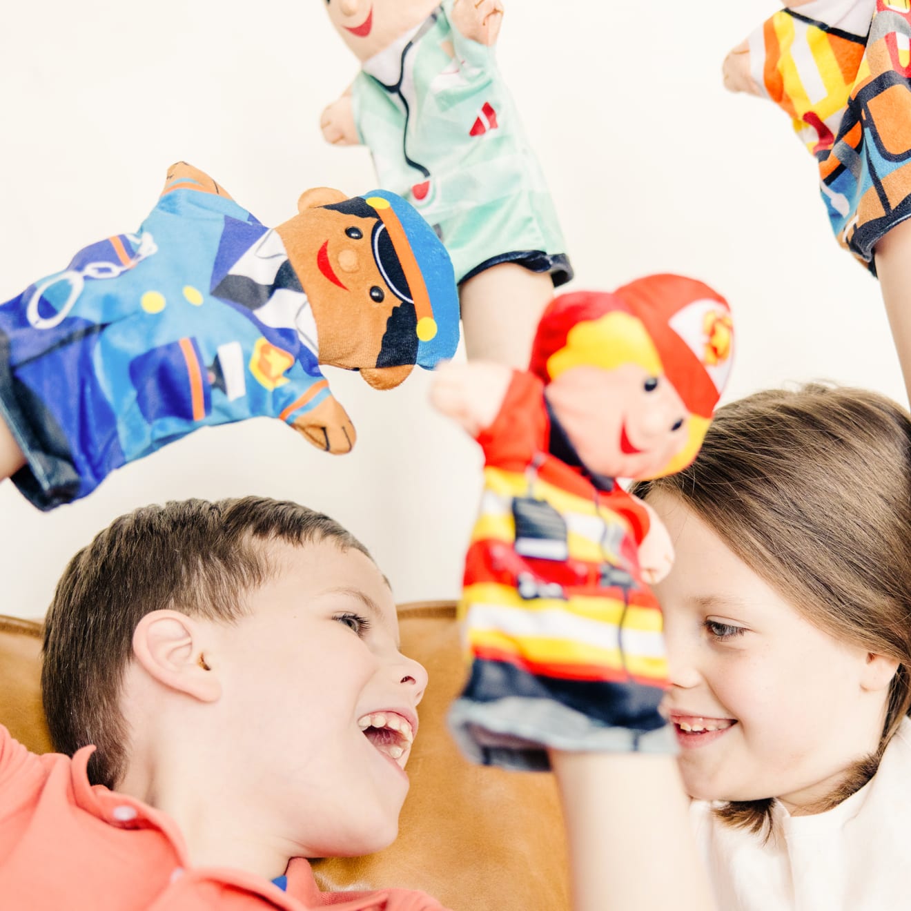 Melissa & Doug Jolly Helpers Hand Puppets - Image 7