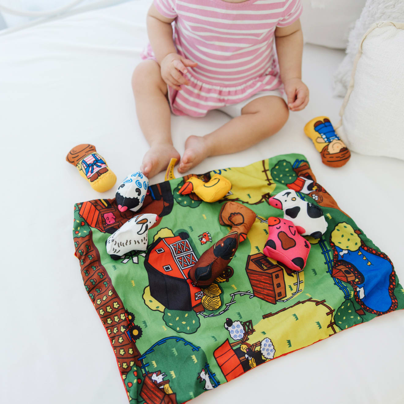 Melissa & Doug K??s Kids Take-Along Farm Play Mat - Image 6