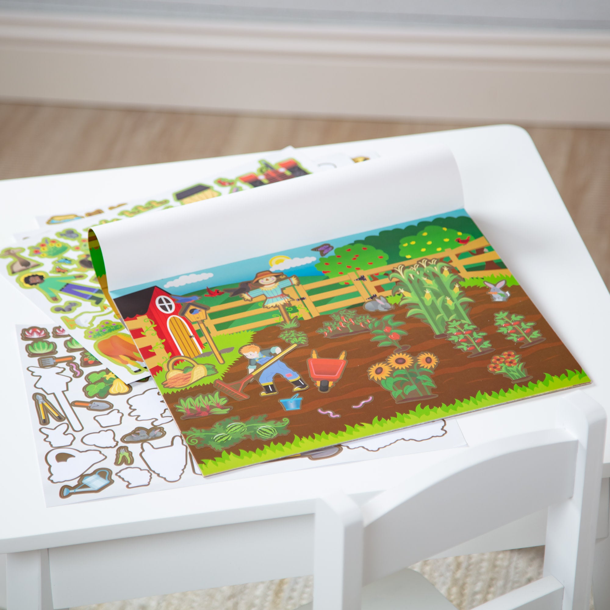 Melissa & Doug Reusable Sticker Pad - Farm - Image 9