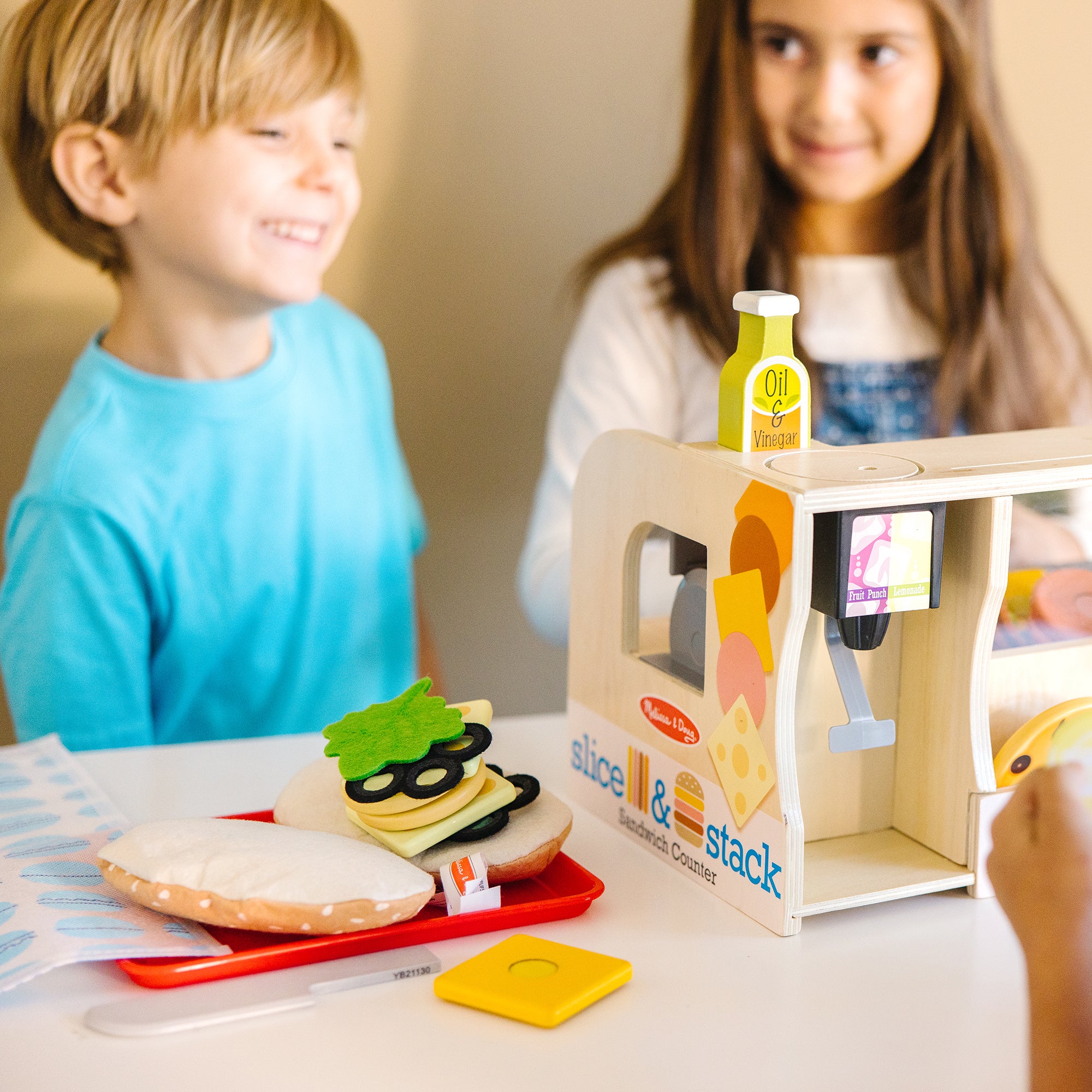 Melissa & Doug Slice & Stack Sandwich Counter - Image 8
